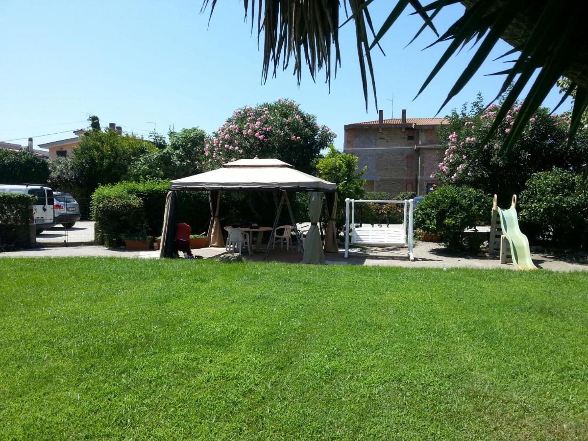 Garden Basement - Seminterrato Max 4 Ospiti - Fiumicino Vicino Aeroporto E Fiera Apartment Екстериор снимка