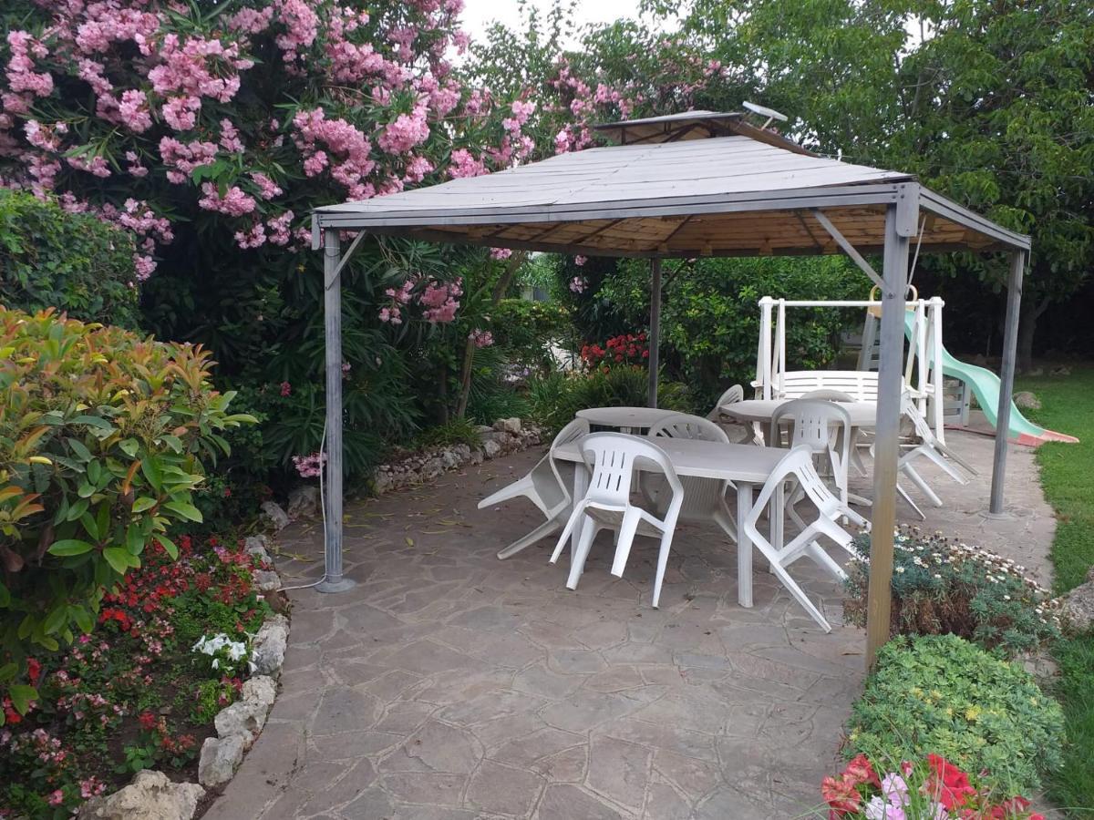 Garden Basement - Seminterrato Max 4 Ospiti - Fiumicino Vicino Aeroporto E Fiera Apartment Екстериор снимка