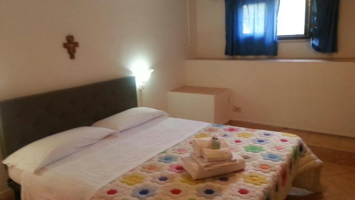 Garden Basement - Seminterrato Max 4 Ospiti - Fiumicino Vicino Aeroporto E Fiera Apartment Екстериор снимка