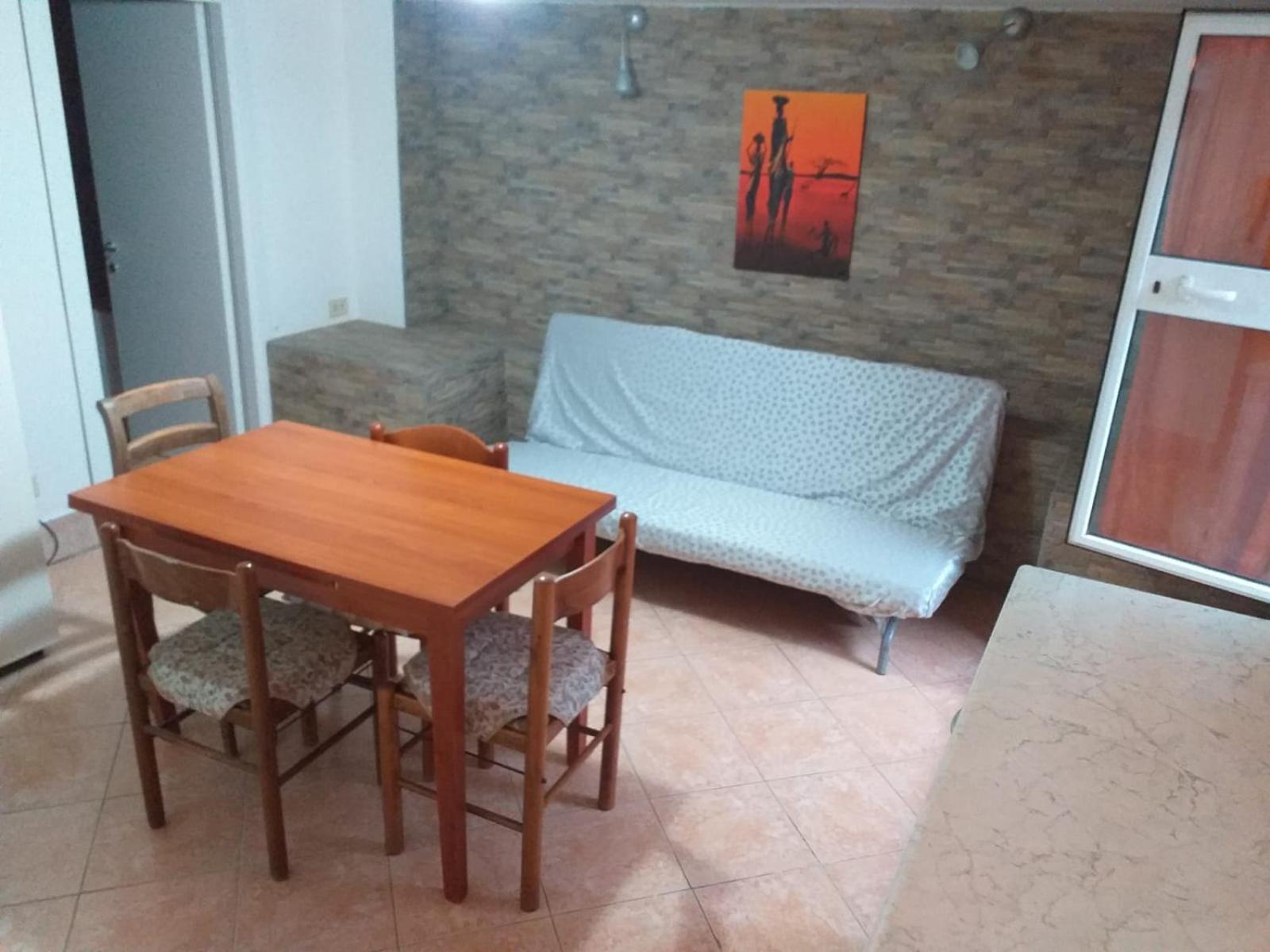 Garden Basement - Seminterrato Max 4 Ospiti - Fiumicino Vicino Aeroporto E Fiera Apartment Екстериор снимка
