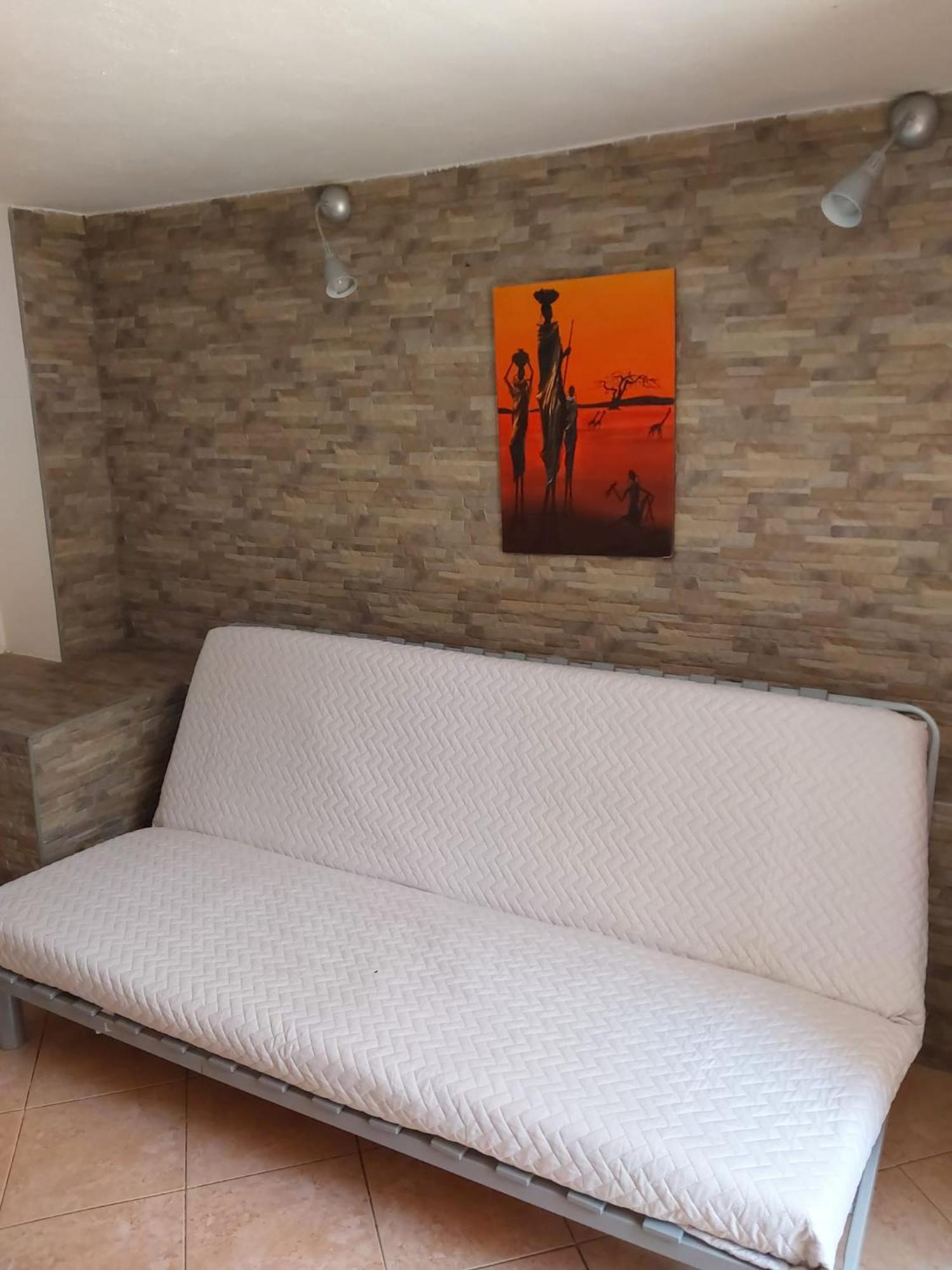 Garden Basement - Seminterrato Max 4 Ospiti - Fiumicino Vicino Aeroporto E Fiera Apartment Екстериор снимка