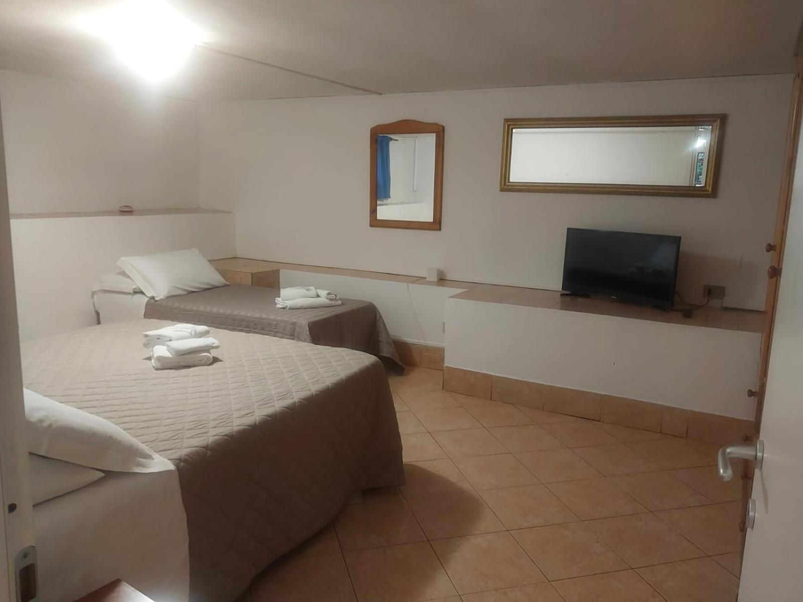 Garden Basement - Seminterrato Max 4 Ospiti - Fiumicino Vicino Aeroporto E Fiera Apartment Екстериор снимка